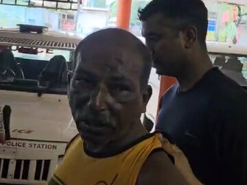 പൊലീസ് കസ്റ്റഡയിലെടുത്ത കൈനോട്ടക്കാരൻ