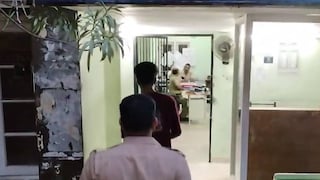 പ്രതിയുമായി പോലീസ്