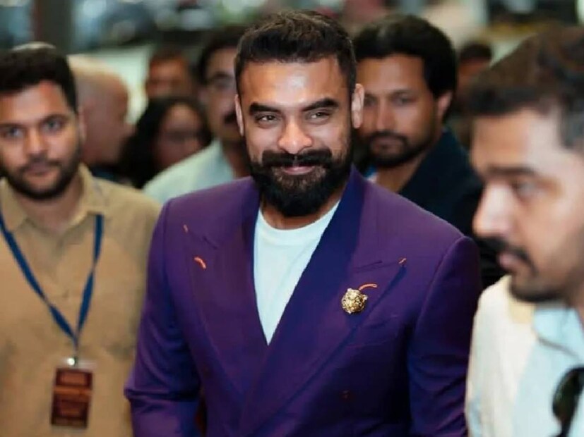 ഇത്രകണ്ട് വയലൻസ് അതിപ്രസരം മലയാള സിനിമയ്ക്ക് ആവശ്യമുണ്ടോ എന്ന ചോദ്യത്തിൽ നിന്നുകൊണ്ടാണ് ഉണ്ണി മുകുന്ദന്റെ 'മാർക്കോ' ബോക്സ് ഓഫീസിൽ വിജയക്കുതിപ്പ് നടത്തിയത്. എന്നാൽ, ഈ സിനിമയേക്കുറിച്ചു ചോദിച്ചപ്പോൾ ഐഡന്റിറ്റിയുടെ പ്രൊമോഷൻ വേളയിൽ ടൊവിനോ നൽകിയ പ്രതികരണം ഏറെ ശ്രദ്ധിക്കപ്പെട്ടിരുന്നു. 'മാർക്കോ ഒരു നല്ല ചിത്രമാണ്. സാങ്കേതികമായും പ്രകടനമികവ് കൊണ്ടും കൂടിയാണ് മാർക്കോയിലെ വയലൻസ് വിശ്വസനീയമായി തോന്നിയത്' എന്നായിരുന്നു തൃഷ കൃഷ്ണൻ കൂടി പങ്കെടുത്ത മാധ്യമസമ്മേളനത്തിൽ ടൊവിനോ പ്രതികരിച്ചത്