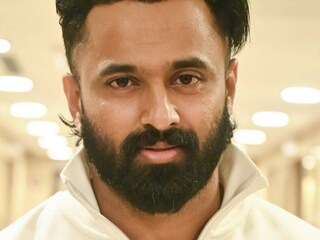 ഉണ്ണി മുകുന്ദൻ‌