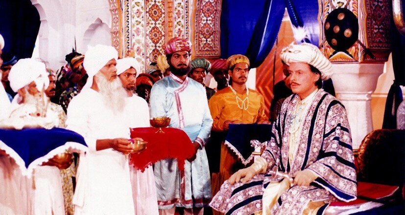 Sanjay Khan, actor Sanjay Khan, Sanjay Khan accident news, Sanjay Khan fire incident, The Sword of Tipu Sultan tragedy, Tipu Sultan series fire, Ananth Mahadevan interview, 1989 Premier Studios fire, Sanjay Khan injuries, Indian television accidents, Mysore set fire, fire on serial set , viral news, സഞ്ജയ് ഖാൻ, നടൻ സഞ്ജയ് ഖാൻ, സഞ്ജയ് ഖാൻ അപകടം , സഞ്ജയ് ഖാൻ സീരിയൽ സെറ്റ് അപകടം , ദി സ്വോർഡ് ഓഫ് ടിപ്പു സുൽത്താൻ, ദി സ്വോർഡ് ഓഫ് ടിപ്പു സുൽത്താൻ സെറ്റ് , ടിപ്പു സുൽത്താൻ, സഞ്ജയ് ഖാൻ ശസ്ത്രക്രിയ , ഷൂട്ടിംഗ് സെറ്റിലെ തീപിടിത്തം,നായകന്റെ മുഖം മുഴുവൻ പൊള്ളലേറ്റു , 54 പേർ വെന്തുമരിച്ച ദുരന്തം,ഇന്ത്യൻ സിനിമയിലെ കറുത്തദിനം
