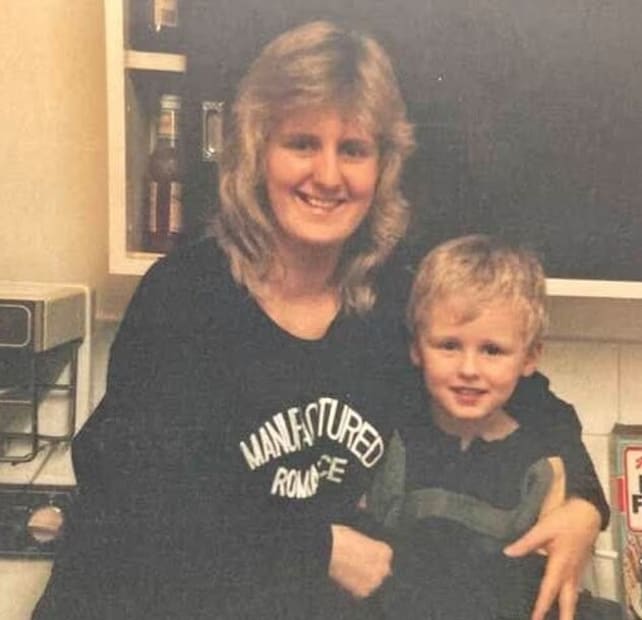 uk woman, uk woman left husband kids, Kenyan tribesmen, Kenyan ,Kenya, tribesmen ,holiday fling 30 years on she regrets it, holiday romance regret, British woman Kenya, tribal man love story, Cheryl Thomasgood, Masai tribe relationship, holiday love mistake, Bamburi Beach Hotel, cross-cultural marriage, viral news, ഭർത്താവിനെയും കുഞ്ഞിനെയും ഉപേക്ഷിച്ച്,കെനിയക്കാരനെ വിവാഹം, 30 വർഷത്തിനു ശേഷം സ്ത്രീയുടെ ഖേദം,സ്ത്രീയുടെ ഖേദം, കെനിയ , കെനിയക്കാരൻ, ഡാനിയേൽ , ചെറിൽ , പ്രണയം, ഭർത്താവ് , കുഞ്ഞ് , മൊംബാസ, ബംബുരി ബീച്ച് , വൈറൽ ന്യൂസ് , ടൂർ 