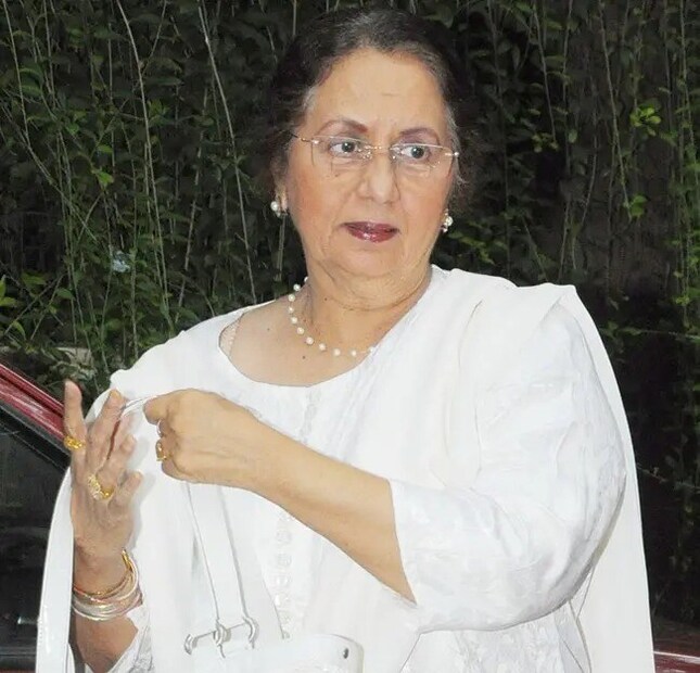 actress Nanda, who Lived Like A Widow,For 30 years Without getting married, actress who Lived Like A Widow, Without getting married, actress Nanda love life ,actress Nanda partner, actress Nanda viral ,actress Nanda lifestory, Nanda, Bollywood actress, Nanda biography, Nanda films, Nanda personal life, Nanda career, Nanda and Manmohan Desai, Nanda legacynanda, manmohan desai, nanda manmohan desai lovestory, nanda death, manmohan desai filmmaker death nanda,Actress, Actresses Life, Bollywood Cinema, Cinema, Bollywood Actress, Actress, Actress Nanda, Cinema, Bollywood Cinema, Bollywood, Marriage, Engagement, Future Husband, Widow, Nanda actress, Bollywood actress, Nanda personal life,Manmohan Desai,നന്ദ , ബോളിവുഡ് നടി നന്ദ ,നടി നന്ദ വൈറൽ ,നടി നന്ദ ജീവിതകഥ ,നടി നന്ദ പങ്കാളി , അഞ്ചാം വയസ്സിൽ,അരങ്ങേറ്റം,പ്രതിശ്രുത വരന്റെ അപ്രതീക്ഷിത മരണം,വിവാഹം കഴിക്കാതെ 30 വർഷം,വിധവയെ പോലെ ജീവിച്ച പ്രശസ്ത നടി,മൻമോഹൻ ദേശായി, മൻമോഹൻ ദേശായി മരണം ,മൻമോഹൻ ദേശായി അപ്രതീക്ഷിത മരണം,നന്ദ സിനിമകൾ ,നന്ദ ഫോട്ടോസ് ,നന്ദ ബോളിവുഡ് 