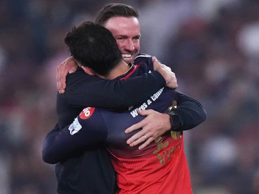 AB de Villiers Virat Kohli, AB de Villiers, Virat Kohli, Anushka Sharma, second child, pregnancy announcement, YouTube show, RCB IPL 2025, Virat Kohli, AB de Villiers, Anushka Sharma, RCB, IPL, Royal Challengers Bengaluru, Abraham Benjamin de Villiers, Virat Kohli, Cricket news, AB de Villiers Reveals, Virat Kohli didn't talk to him, Kohli didn't talk to him, for 6 months due to this reason, Virat Kohli latest, Virat Kohli viral, Virat Kohli kids ,Virat Kohli kids photos, എബി ഡിവില്ലിയേഴ്‌സ്, വിരാട് കോഹ്‌ലി,കോഹ്‌ലിക്ക് ഇഷ്ടപ്പെട്ടില്ല,ആ വെളിപ്പെടുത്തൽ,മാസങ്ങളോളം എന്നോട് മിണ്ടിയില്ല,റോയൽ ചലഞ്ചേഴ്‌സ് ബെംഗളൂരു,ആർസിബി,പഞ്ചാബ് കിംഗ്‌സും,ഐപിഎൽ കിരീടം, അനുഷ്ക ശർമ്മ , വിരാട് കോഹ്‌ലി വൈറൽ , ഡിവില്ലിയേഴ്‌സ്