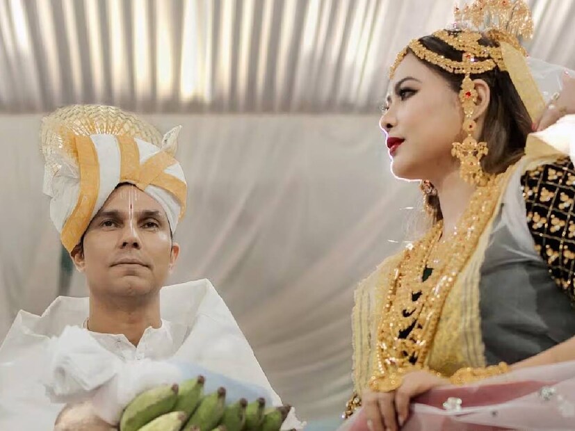 Bollywood actor, Randeep Hooda wedding, Lin Laishram, traditional Meitei ceremony, cultural shocks, randeep hooda pee story, randeep hooda bollywood, randeep hooda news, Randeep Hooda wedding, Lin Laishram wedding, Manipur wedding rituals, Meitei marriage customs, Randeep Hooda Lin Laishram, Randeep Hooda bowl to pee, Bollywood celebrity weddings, traditional Indian wedding, Randeep Hooda interview, Randeep Hooda marriage story,രൺദീപ് ഹൂഡ, നടൻ രൺദീപ് ഹൂഡ,ബോളിവുഡ് നടൻ രൺദീപ് ഹൂഡ,രൺദീപ് വിവാഹം ,രൺദീപ് വിവാഹച്ചടങ് , വിവാഹച്ചടങ്ങിനിടെ , മൂത്രമൊഴിക്കാൻ ഒരു പാത്രവും കുടയും തന്നു,മണിക്കൂറുകളോളം അനങ്ങാൻ കഴിഞ്ഞില്ല,ലിൻ ലൈഷ്‌റാമു,രൺദീപ് ഹൂഡ വൈറൽ ,രൺദീപ് ഹൂഡ ഫോട്ടോസ് 