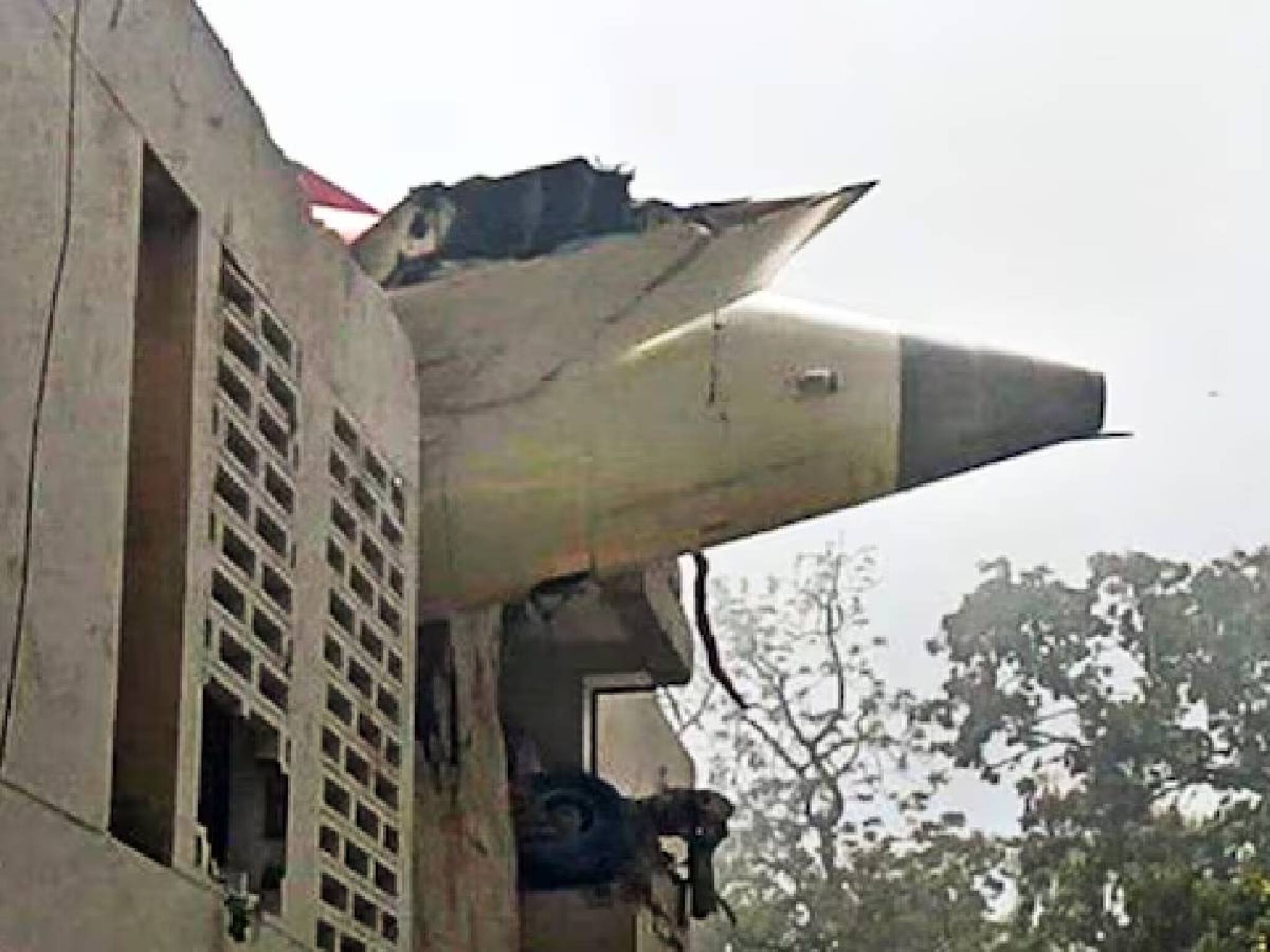 'പക്ഷി ഇടിച്ചതല്ല, വിമാനത്തിന് അമിതഭാരം ഇല്ല'; അഹമ്മദാബാദ് വിമാനാപകടത്തിൽ DGCA പ്രാഥമിക റിപ്പോർട്ട് പുറത്ത്