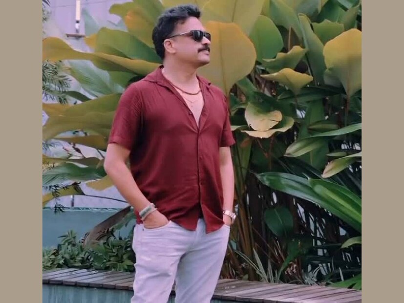 ചലച്ചിത്ര മാസികകളിലെ സ്റ്റിൽ ഫോട്ടോഗ്രാഫർ കൂടിയാണ് അനീഷ്. മലയാള ചിത്രങ്ങളായ മാറ്റിനി, സെക്കൻഡ്‌സ്, പോപ്‌കോൺ, ജാനകി ജാനേ തുടങ്ങിയവയുടെ സംവിധായകനാണ്. ഇദ്ദേഹത്തിന്റെ പേരിൽ ലിംകാ ബുക്ക് ഓഫ് റെക്കോർഡ്സിൽ ഒരു ലോക റെക്കോർഡുമുണ്ട്. ഡിജിറ്റൽ സ്റ്റിൽ ക്യാമറയിൽ 'മായാമാധവം' എന്ന പേരിൽ ഒരു വീഡിയോ ആൽബം ഷൂട്ട് ചെയ്തതിന്റെ പേരിലാണ് ഈ റെക്കോർഡ്. അനീഷിന്റെ പങ്കാളി ഒരു സിനിമയിൽ അഭിനയിച്ചിട്ടുണ്ട്. രണ്ടുപേരും ഇക്കഴിഞ്ഞ ദിവസം ഇക്കാര്യം ഔദ്യോഗികമായി പ്രഖ്യാപിക്കുകയായിരുന്നു (തുടർന്ന് വായിക്കുക)