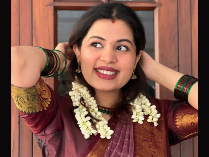  പരാതി നൽകിയ ദിയയ്ക്കെതിരെ ജാതീയമായി അധിക്ഷേപിച്ചുവെന്ന് ആരോപിച്ച് ഈ മൂവർ സംഘം രം​ഗത്തെത്തിയിരുന്നു. ഇപ്പോഴിതാ ഈ ആരോപണത്തിനെതിരെ പ്രതികരണവുമായി എത്തിയിരിക്കുകയാണ് ദിയ. ഉത്തരം മുട്ടിയപ്പോൾ ആണ് ജാതിക്കാർഡുമായി വരുന്നെന്ന് ദിയ കൃഷ്ണ പറഞ്ഞു. തന്റെ ഫാമിലിക്കകത്തു തന്നെ തന്റെ അച്ഛൻ നായർ ആണ്. അമ്മ ഈഴവയാണ്. ഹസ്ബൻഡ് ബ്രാഹ്മണൻ ആണ്. എല്ലാം കൂടെ ചേർന്നൊരു മിശ്ചർ ആയി വരും താനും.