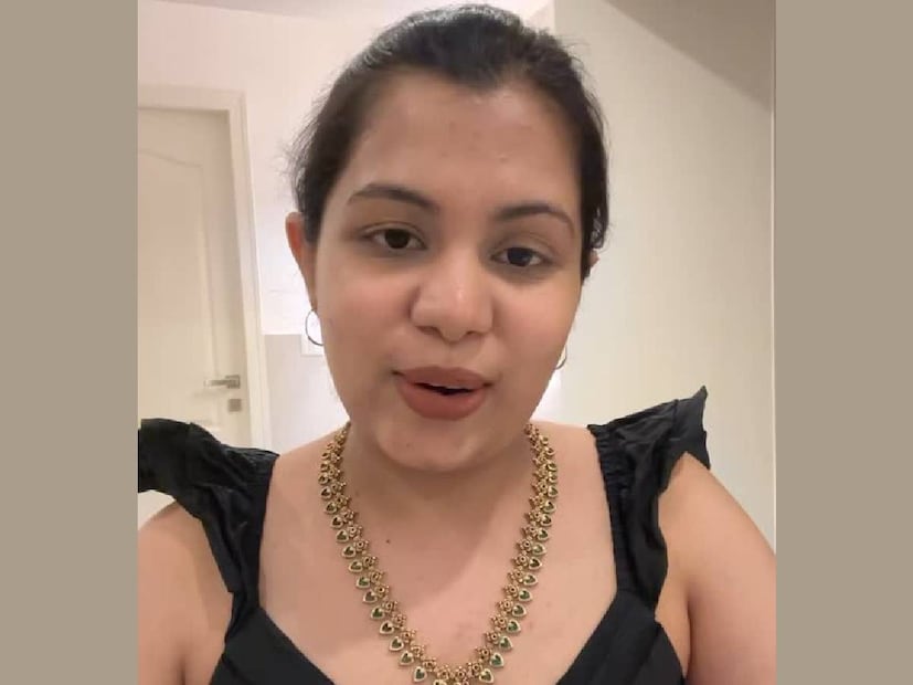 പ്രശ്നം രമ്യതയിൽ പരിഹരിക്കാം എന്ന് പറഞ്ഞ് വിളിച്ചുവരുത്തിയ ശേഷം കടത്തിക്കൊണ്ടുപോയി പണം നിർബന്ധിച്ചു വാങ്ങി എന്നാണ് പരാതി. ഗർഭിണിയായ താൻ വഞ്ചന നേരിട്ടു എന്നാണ് ദിയ കൃഷ്ണ സോഷ്യൽ മീഡിയയിലൂടെ ഉയർത്തിയ പരാതിയിൽ പറയുന്നത്. ദിയ കൃഷ്ണയ്ക്ക് പ്രസവം അടുത്തിരിക്കുകയാണ്. പക്ഷെ പോലീസിൽ നൽകിയ പരാതിയിൽ ഈ തട്ടിപ്പ് ആരംഭിച്ചിട്ട് ഒരു വർഷത്തോളമാകുന്നു. പോയവർഷം ജൂലൈ മാസം മുതൽ സാമ്പത്തിക തട്ടിപ്പ് നടന്നുവരികയാണ് എന്നാണ് പോലീസ് രജിസ്റ്റർ ചെയ്ത കേസിൽ പറയുന്ന വിവരം 