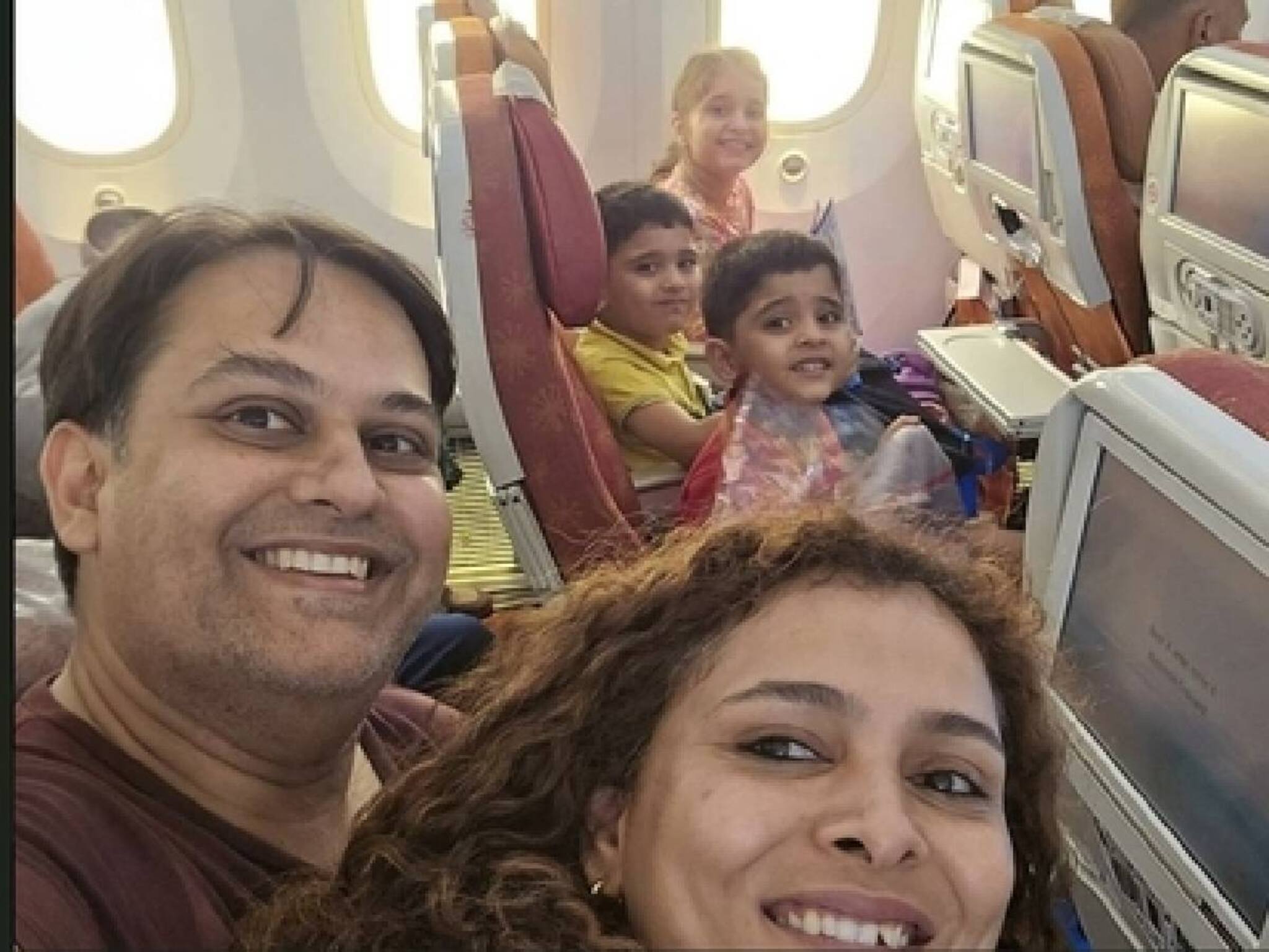 Ahmedabad Plane Crash | മൂന്നു പിഞ്ചുമക്കൾക്കൊപ്പം ചിരിച്ച സെൽഫിയെടുത്ത് മരണത്തിലേക്ക്; നോവായി പ്രതീകും കൗമിയും മക്കളും
