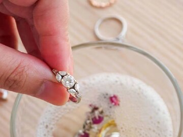 Gold Jewelry: നിങ്ങളുടെ സ്വർണ്ണാഭരണങ്ങളുടെ തിളക്കം നഷ്ടമായോ? ഈ പൊടിക്കൈ പരീക്ഷിച്ച് നോക്കൂ!!