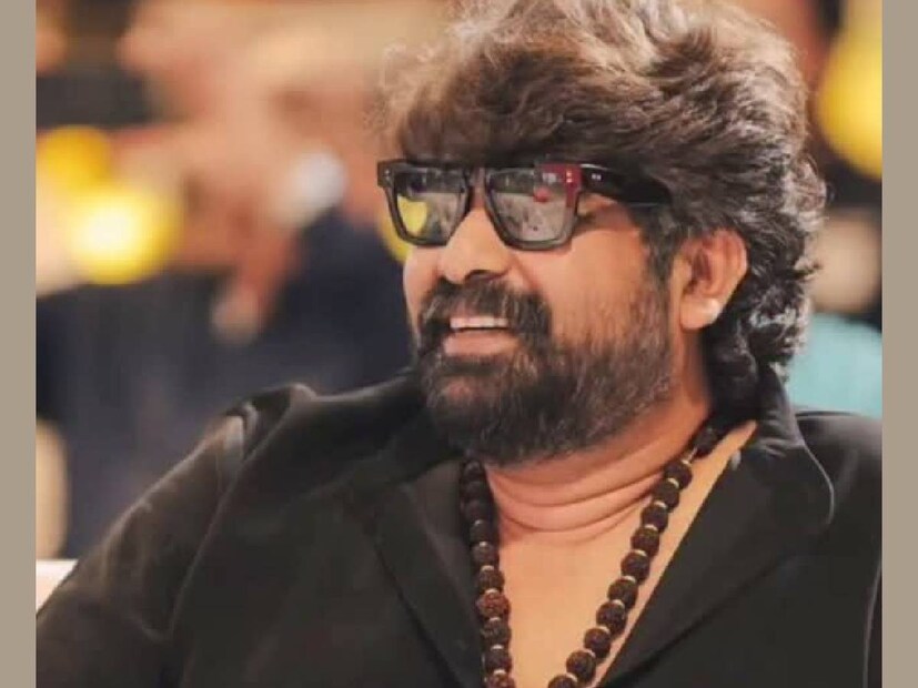 'അധിക്ഷേപകരമായ വാക്കുകൾ അടങ്ങിയ പതിപ്പ് അവാർഡുകൾക്ക് മാത്രമേ അയയ്ക്കൂ എന്ന് എന്നോട് പറഞ്ഞിരുന്നു. പക്ഷേ അവർ ആ ​​പതിപ്പ് പുറത്തിറക്കി. ആ തീരുമാനത്തിന്റെ ഭാരം ഞാൻ ഇപ്പോഴും ചുമക്കുന്നു. ഒ.ടി.ടി. റിലീസിന് മുമ്പ് മാന്യതയുടെ പേരിൽ അവർ എന്നെ ബന്ധപ്പെടുകയും ഇക്കാര്യം എന്നെ അറിയിക്കുകയും ചെയ്യണമായിരുന്നു. അഭിനയത്തിന് എനിക്ക് ഒരു രൂപ പോലും ലഭിച്ചില്ല. ഞാൻ ഈ വിഷയം അവരോട് നേരിട്ട് പറഞ്ഞിട്ടുണ്ട്,' അദ്ദേഹം പറഞ്ഞു