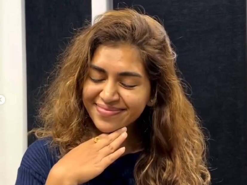 ബിഹൈൻഡ് വുഡ്ഡ്സ് ടി.വിക്ക് നൽകിയ അഭിമുഖത്തിലാണ് കെനിഷാ ഫ്രാൻസിസ് ഇതേക്കുറിച്ച് വ്യക്തത വരുത്തിയത്. അതിനിടെ കെനിഷയുമായി ബന്ധപ്പെട്ട വിവാദങ്ങളിലേക്ക് ഒന്ന് കടന്നു ചെല്ലാം. താനും ഭർത്താവും തമ്മിൽ അകലാൻ മൂന്നാമതൊരാളുടെ കടന്നു വരവ് കാരണമായി എന്ന് രവി മോഹന്റെ ഭാര്യ ആരതി അവരുടെ പ്രസ്താവനയിൽ ആരോപിച്ചിരുന്നു. ചെന്നൈ നഗരത്തിൽ നടന്ന ഒരു ഹൈ പ്രൊഫൈൽ വിവാഹത്തിൽ ഗോൾഡൻ നിറത്തിലെ വസ്ത്രങ്ങളിൽ ക്യാമറ കണ്ണുകൾക്ക് മുന്നിലൂടെ രവി കെനിഷയുടെ കൈപിടിച്ചു നടന്നു നീങ്ങി (തുടർന്ന് വായിക്കുക)