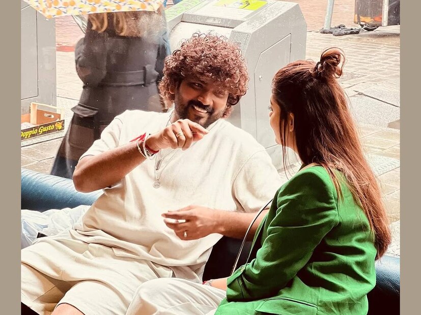 പ്രചരിക്കുന്ന ഒന്നിനോടും നേരിട്ട് പ്രതികരിക്കുന്ന ശീലമില്ല നയൻതാരയ്ക്ക്. എന്നാൽ, പ്രചാരണങ്ങൾ അതിരു കടക്കുമ്പോൾ, തന്റേതായ ഒരു ശൈലിയിൽ നടി മറുപടി പറയുകയും ചെയ്യും. ഇപ്പോഴും അത്തരത്തിലൊരു പ്രതികരണം നടത്തിക്കഴിഞ്ഞു നയൻ‌താര. വിവാഹ ജീവിതത്തിൽ പ്രശ്നമുണ്ടോ, കേൾക്കുന്നതിൽ നേരുണ്ടോ നുണയുണ്ടോ എന്നൊന്നുമല്ല നയൻ‌താരയുടെ ഉത്തരം. പക്ഷെ, ഇത്തരം വാർത്തകൾ താൻ എങ്ങനെ കാണുന്നു എന്ന് നയൻ‌താര ഒറ്റ വാചകത്തിൽ വ്യക്തമാക്കുന്നു