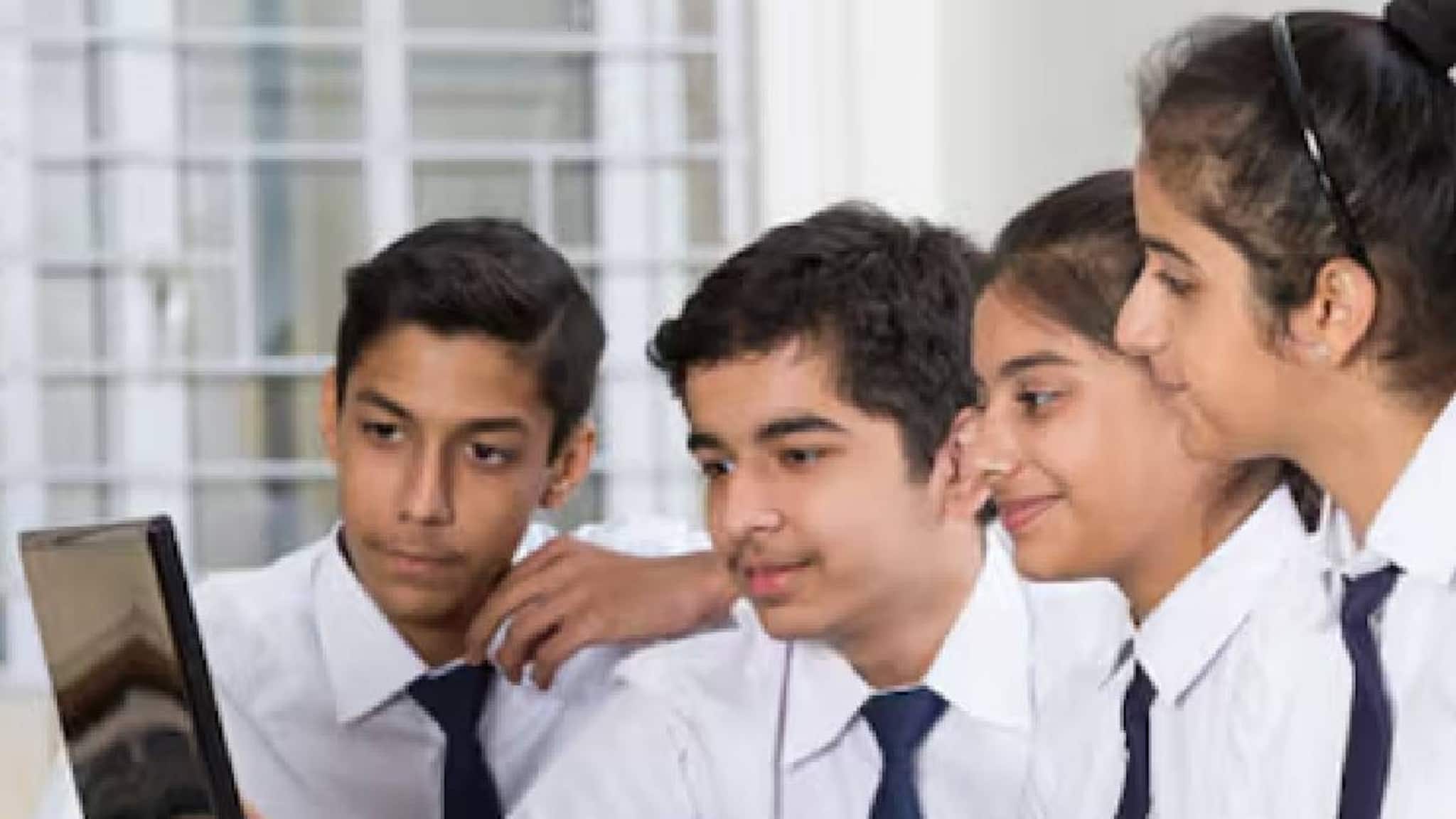 സിബിഎസ്ഇ 10-ാം ക്ലാസ് പരീക്ഷ വര്‍ഷം രണ്ട് തവണയെഴുതാം; ആദ്യ ഘട്ട പരീക്ഷ ഫെബ്രുവരിയില്‍