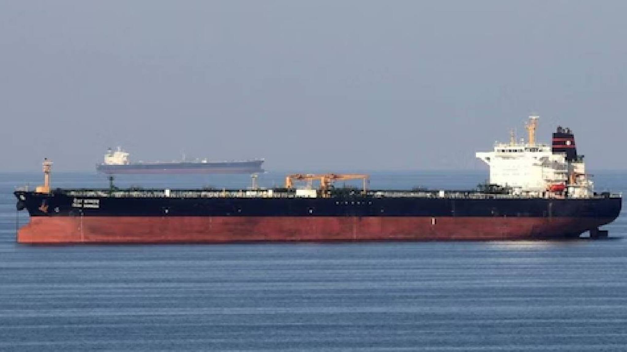 ഹോർമുസ് കടലിടുക്ക് അടച്ചുപൂട്ടാൻ ഇറാൻ പാർലമെന്റ് അംഗീകാരം നൽകി; ആഗോള എണ്ണ വിതരണത്തിന് ഭീഷണി