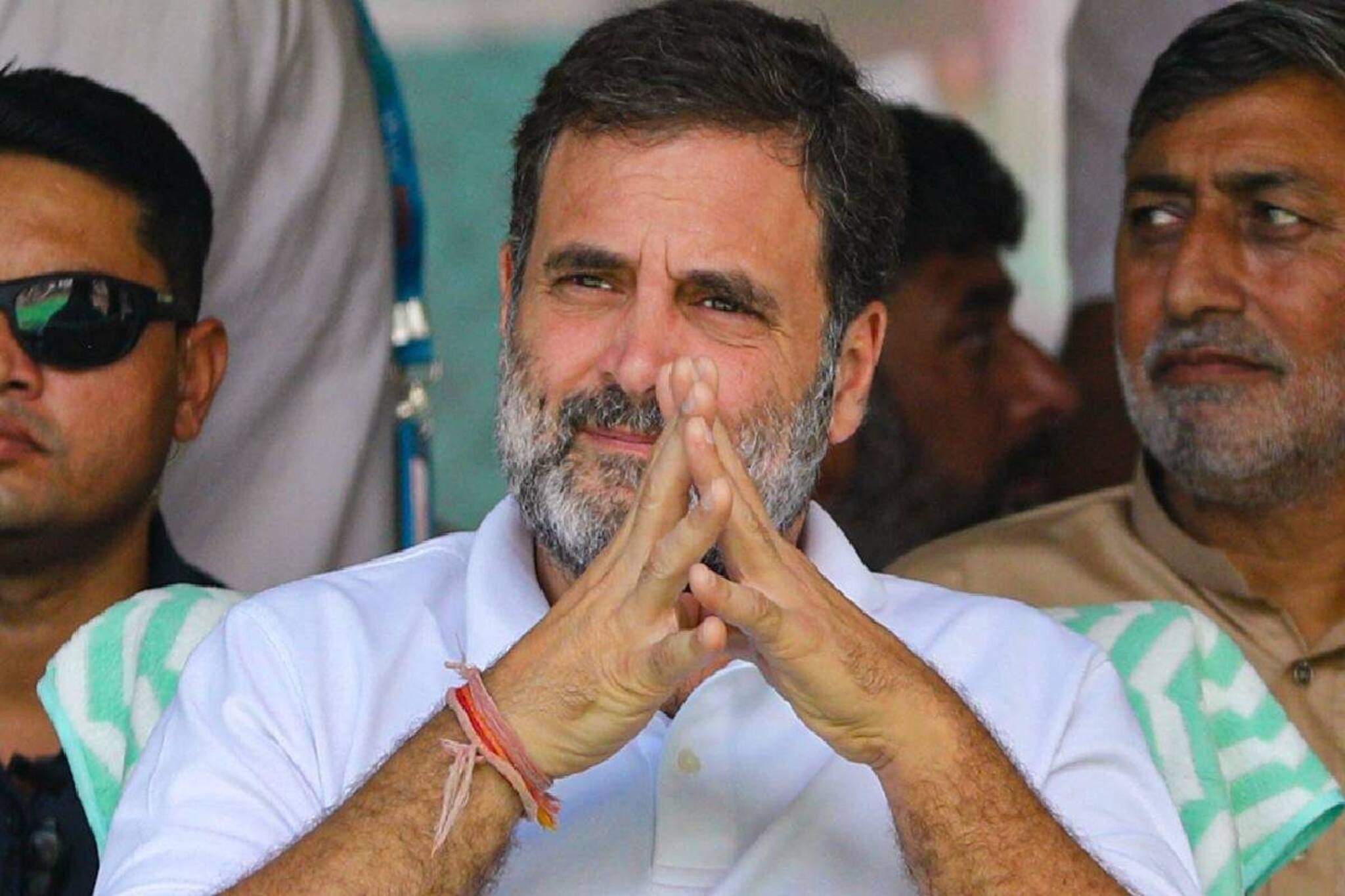 മൊബൈല്‍ നമ്പര്‍ പരസ്യമാക്കി; ദിവസം 300 ലേ കോളുകൾ വരുന്നതിന് രാഹുല്‍ ഗാന്ധിക്കെതിരെ പരാതി നല്‍കുമെന്ന് യുപി സ്വദേശി