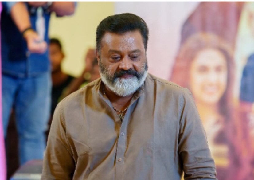  എന്നാൽ, അനുപമയുടെ കരിറിൽ ഇതിലും മികച്ച മാറ്റങ്ങൾ വരുമെന്നാണ് സുരേഷ് ​ഗോപി പറഞ്ഞത്. മലയാളത്തില്‍നിന്ന് അവഗണ നേരിട്ട് മറ്റുഭാഷകളില്‍ പോയി വിജയിച്ച നടിമാരുടെ ഉദാഹരണം ചൂണ്ടികാട്ടിയാണ് സുരേഷ് ​ഗോപി സംസാരിച്ചത്. അതുപോലെയുള്ള മാറ്റങ്ങൾ അനുപമയുടെ കരിയറിലും സംഭവിക്കുമെന്ന് സുരേഷ് ഗോപി ആശംസിച്ചു.