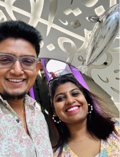  കണ്ണൻ (അമാൻ) ഇപ്പോൾ ഹാപ്പിയാണ്. ചേരേണ്ടത് ചേരണം എന്ന് പറയില്ലേ?. ഞാൻ ഒരുപാട് മാറി. പഴയ ഞാൻ അല്ല ഇപ്പോഴെന്ന് എനിക്ക് തന്നെ അറിയാം. എന്തിനേയും അഭിമുഖീകരിക്കാൻ ഞാൻ നല്ല രീതിയിൽ പഠിച്ചു. കുലസ്ത്രീ പരിവേഷം തന്നെയായിരുന്നു എനിക്ക്. അങ്ങനെയായിരുന്നു ഞാൻ. അതൊന്നുമല്ല ജീവിതമെന്ന് എനിക്കിപ്പോഴാണ് മനസിലായതെന്നും നടി വ്യക്തമാക്കുന്നു.