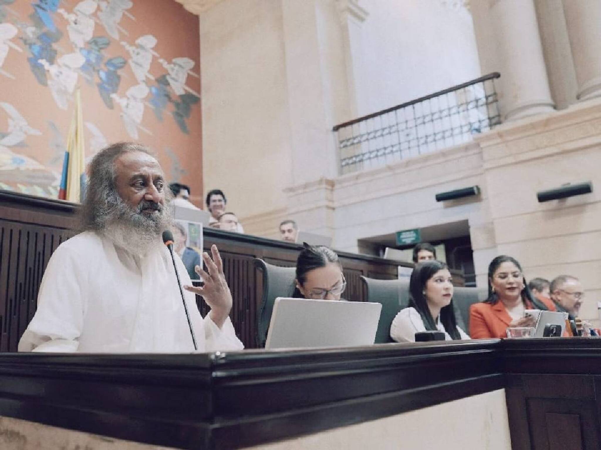 കൊളംബിയൻ പാർലമെന്റിനെ അഭിസംബോധന ചെയ്‌ത്‌ ശ്രീ ശ്രീ രവിശങ്കർ