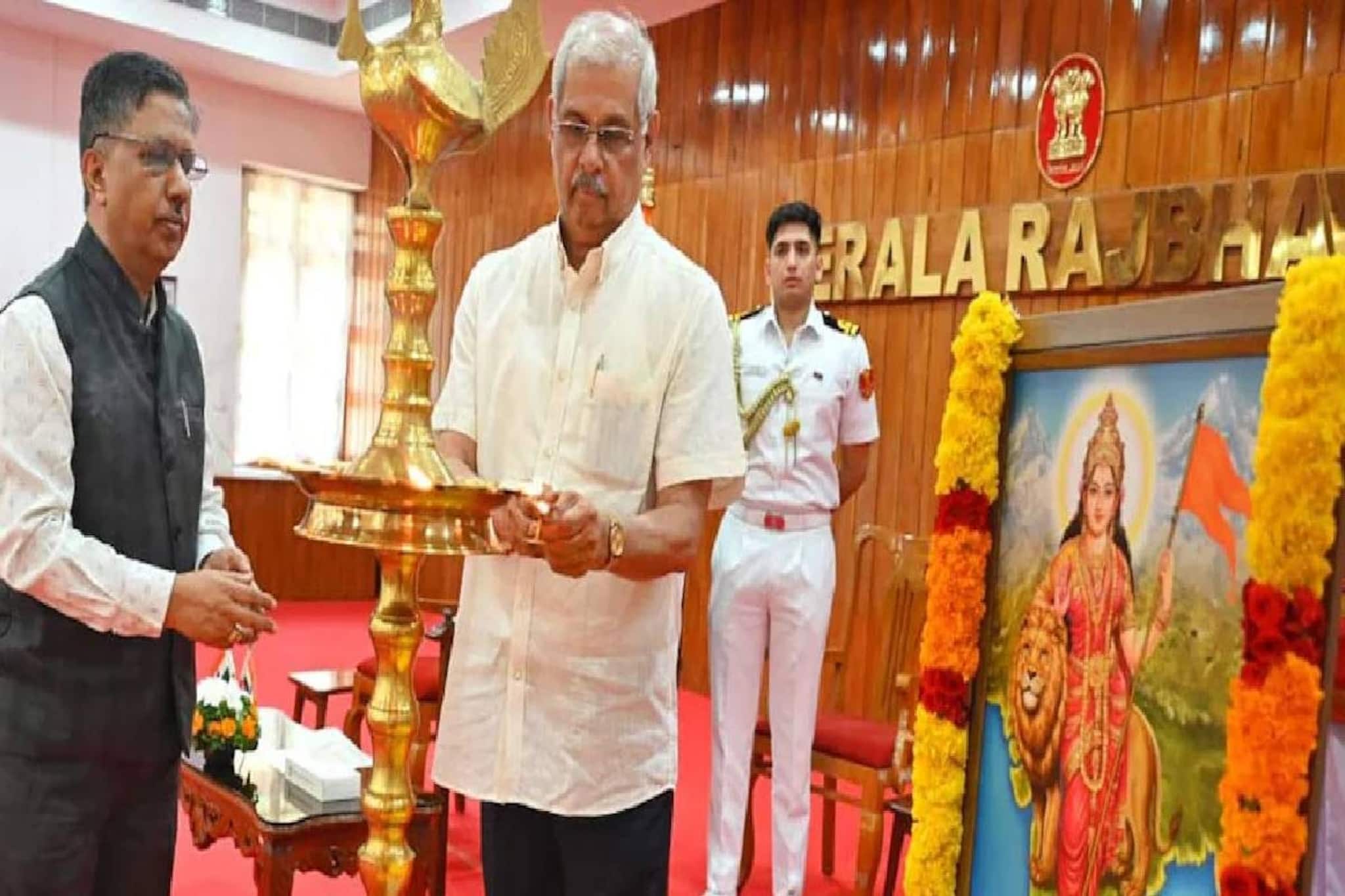 രാജ്ഭവനിലെ ഭാരതാംബ വിവാദം; പ്രോട്ടോകോൾ സംബന്ധിച്ച് സർക്കാര്‍ നിയമോപദേശം തേടി