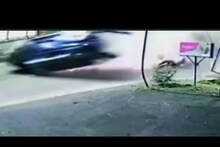 100 കി.മീ വേഗതയിൽ പോയ ഇന്നോവയുടെ ഡ്രൈവര്‍ മുറുക്കാൻ തുപ്പാന്‍ ഡോര്‍ തുറന്നു; ഒരാൾ മരിച്ചു, മൂന്ന് പേർക്ക് പരിക്ക്