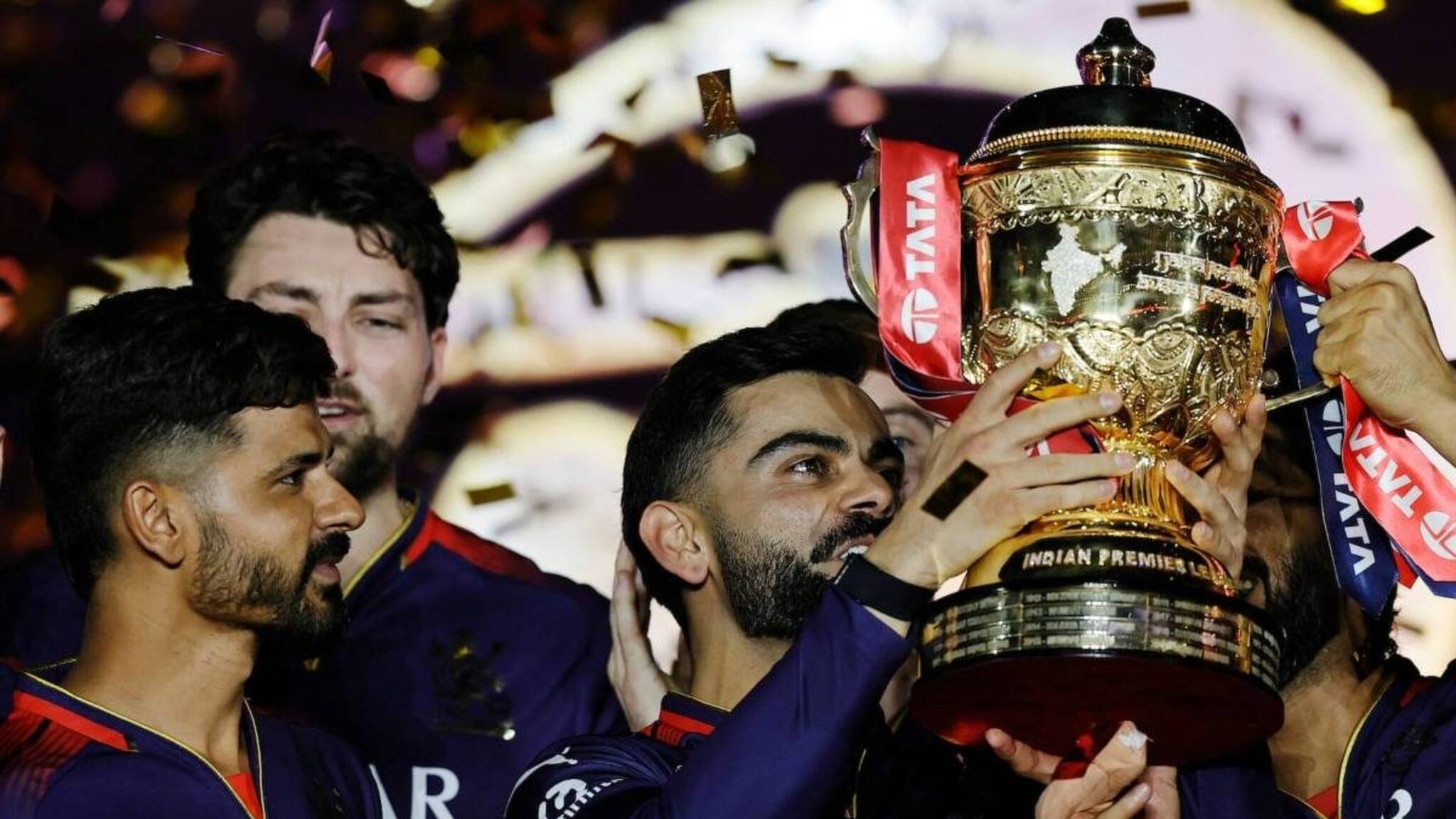 IPL 2025 Final: 'ഈ സാലാ കപ്പ് നമ്ദേ...'; 18 വർഷത്തെ കാത്തിരിപ്പിനൊടുവിൽ ആർസിബിക്ക് ഐപിഎൽ കിരീടം; കപ്പിൽ മുത്തമിട്ട് കിംഗ് കോഹ്ലി