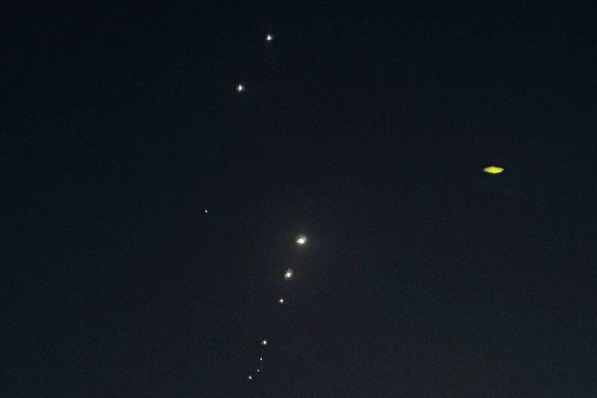 വ്യോമപാത തുറന്ന് ഖത്തറും ബഹ്റൈനും; 14 മിസൈലുകളിൽ പതിമൂന്നും വെടിവെച്ചിട്ടതായി ഖത്തർ