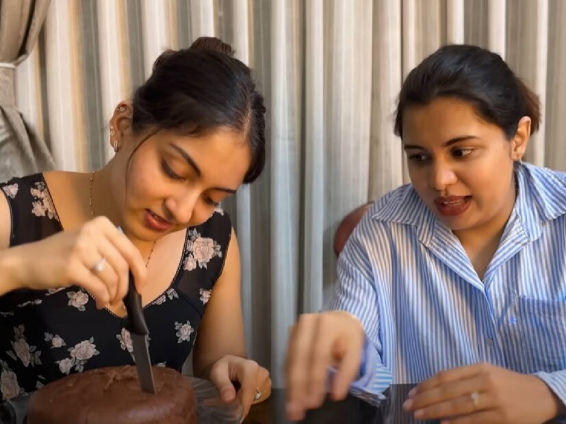 എന്നാലും ഇവിടെയും ഇഷാനി കുഞ്ഞമ്മ എന്ന വിളി പലരും മുടക്കിയില്ല. എന്തായാലും 'ഇഷാനി കുഞ്ഞമ്മ' പൊളി എന്ന് പറയുന്നവരുമുണ്ട്. കേക്ക് മാത്രമല്ല, ദിയയുടെ കുഞ്ഞിന് ധരിക്കാനായി വസ്ത്രങ്ങളും കളിയ്ക്കാൻ കളിപ്പാട്ടങ്ങളും വാങ്ങാനായി കുടുംബം ഒരു ചെന്നൈ ടൂർ തന്നെ നടത്തിയിരുന്നു. പെട്ടികൾ നിറയെ സമ്മാനവുമായാണ് സിന്ധുവും മക്കളും ഷോപ്പിംഗ് കഴിഞ്ഞ് മടങ്ങിയത്