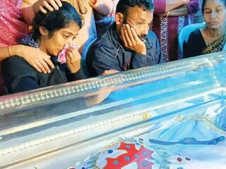അതീവ വൈകാരിക നിമിഷങ്ങളായിരുന്നു ഇടുക്കി അണക്കര വെള്ളറയിലെ വീട്ടിൽ