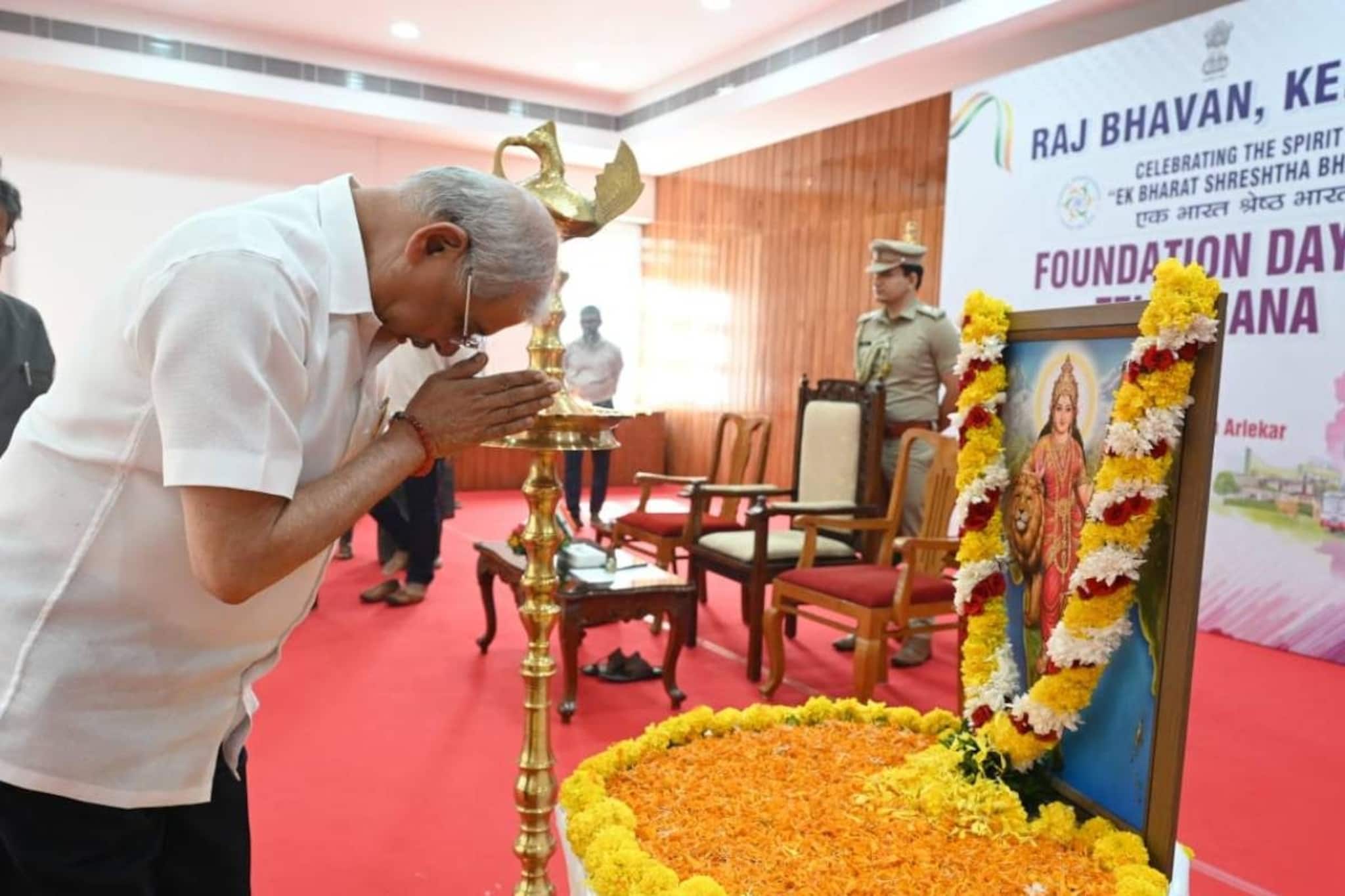 Exclusive: ഭാരതാംബയും പുഷ്പാർച്ചനയും വേണമെന്ന് ആവശ്യം; സർക്കാർ പരിപാടിയിൽ നിന്ന് ഗവർണറെ ഒഴിവാക്കി