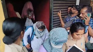 നാലു സ്ത്രീകളും രണ്ട് യുവാക്കളും നടത്തിപ്പുകാരുമാണ് അറസ്റ്റിലായത്