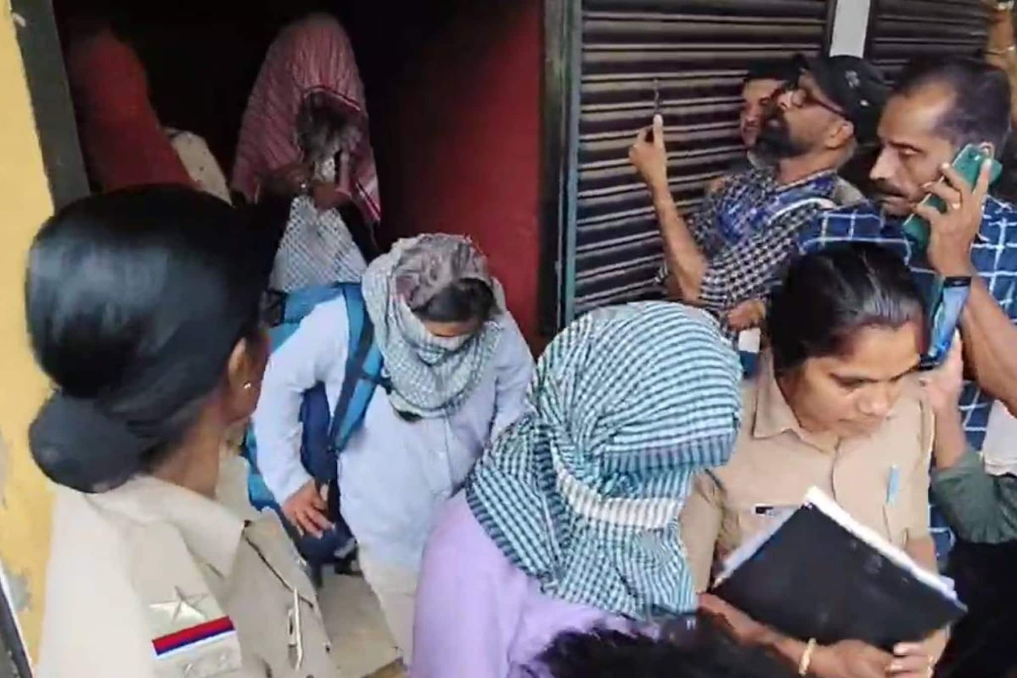 കോഴിക്കോട് ആയുർവേദ മസാജ് കേന്ദ്രത്തിന്റെ മറവിൽ പ്രവർത്തിച്ചുവന്ന പെൺവാണിഭ സംഘം അറസ്റ്റിൽ