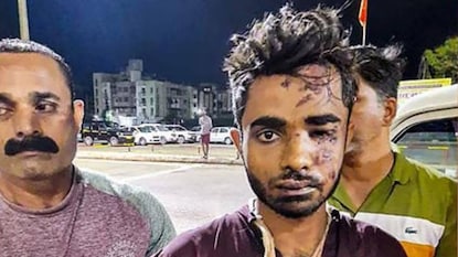 2023 ഏപ്രിലിൽ ആലപ്പുഴ-കണ്ണൂർ എക്സ്പ്രസിൽ പെട്രോൾ ഒഴിച്ച് കോച്ച് കത്തിക്കുകയായിരുന്നു 2023 ഏപ്രിലിൽ ആലപ്പുഴ-കണ്ണൂർ എക്സ്പ്രസിൽ പെട്രോൾ ഒഴിച്ച് കോച്ച് കത്തിക്കുകയായിരുന്നു