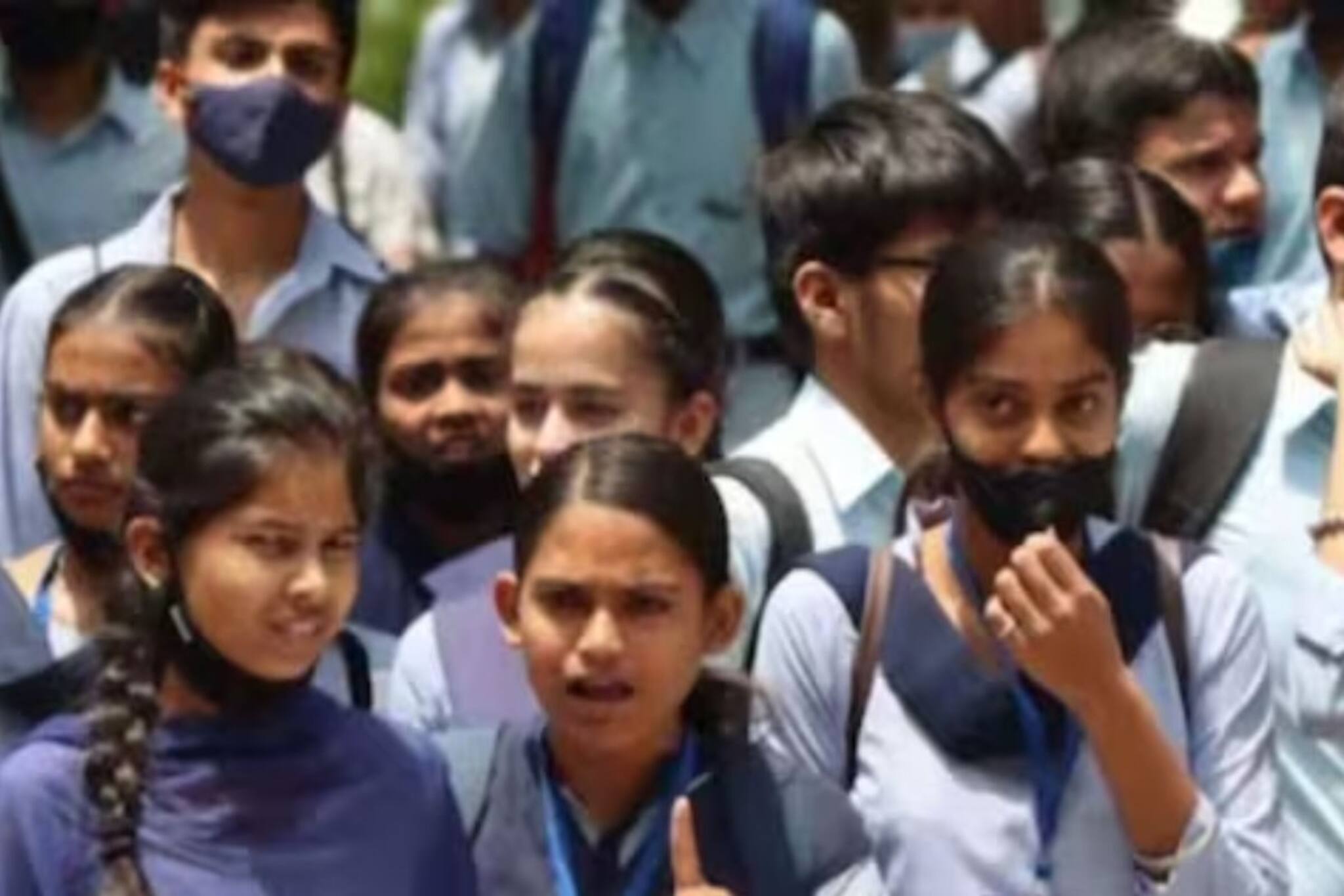 ഒൻപതാം ക്ലാസ്സു മുതൽ പ്രതിവർഷം 12,000 രൂപ; നാഷണൽ മീൻസ് കം മെറിറ്റ് സ്കോളർഷിപ്പ് എട്ടാം ക്ലാസ്സുകാർക്ക് അപേക്ഷിക്കാം