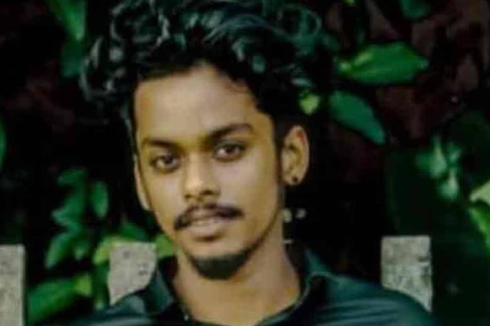 ദേശീയപാത നിർമാണത്തിന്റെ ഭാഗമായി സർവീസ് റോഡിൽ ഓടയ്ക്കായി കുഴിച്ച കുഴിയിൽ വീണ് സ്കൂട്ടർ യാത്രികൻ മരിച്ചു