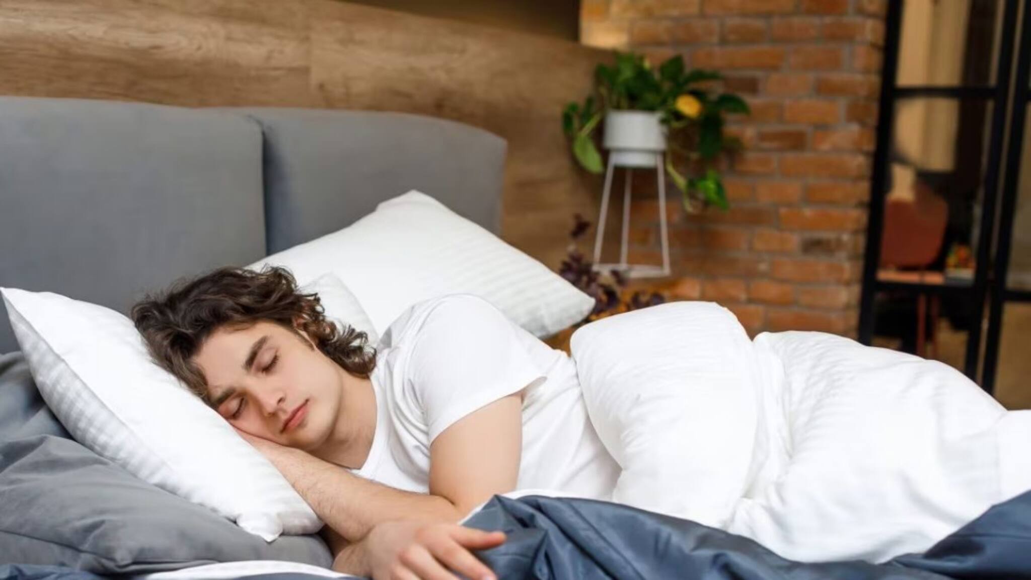 Sleep Banking: എന്താണ് സ്ലീപ്പ് ബാങ്കിം​ഗ്? ഉറക്കക്കുറവുള്ളവർ ഇതൊന്നു പരീക്ഷിച്ചു നോക്കൂ