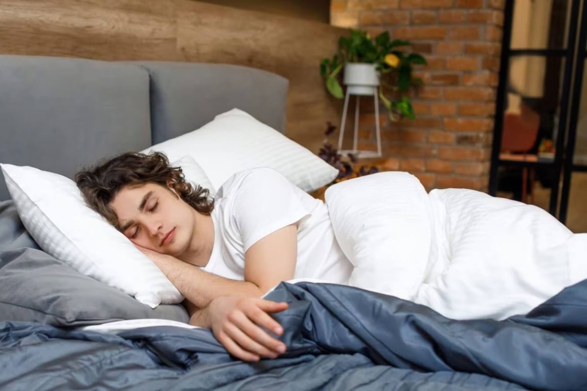 Sleep Banking: എന്താണ് സ്ലീപ്പ് ബാങ്കിം​ഗ്? ഉറക്കക്കുറവുള്ളവർ ഇതൊന്നു പരീക്ഷിച്ചു നോക്കൂ