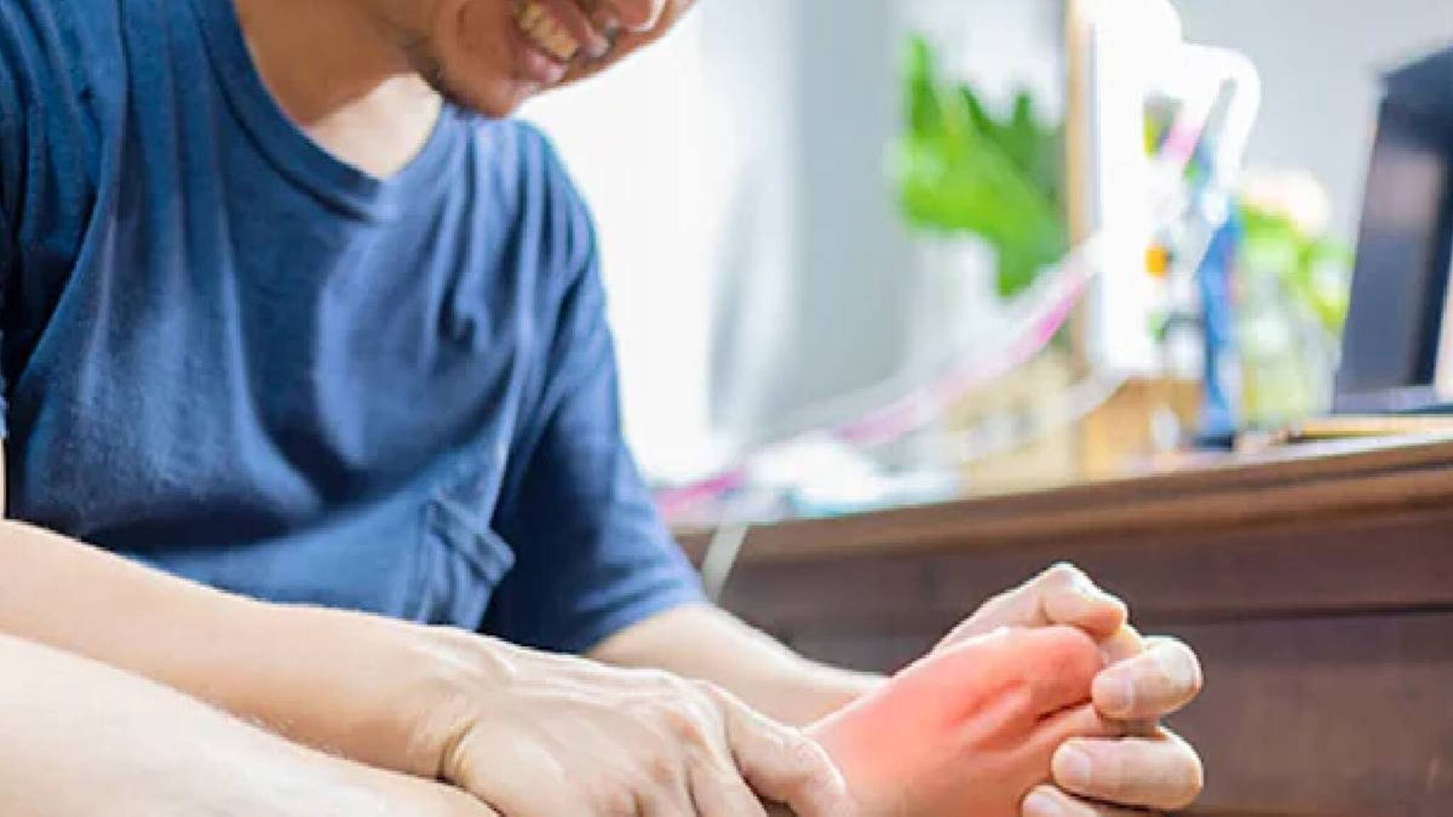 Uric Acid| ഈ ലക്ഷണങ്ങൾ അനുഭവപ്പെടുന്നോ? യൂറിക് ആസിഡ് ആകാം; ആരോ​ഗ്യ വിദ​ഗ്ദ്ധനെ കാണാൻ മറക്കല്ലേ