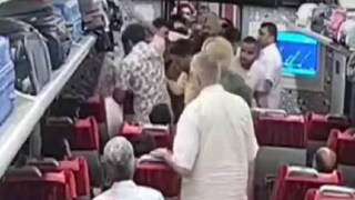 വന്ദേ ഭാരത് എക്സ്പ്രസ് ട്രെയിനിൽ സംഘർഷം (വീഡിയോ സ്ക്രീൻഷോട്ട്/സോഷ്യൽ മീഡിയ)
