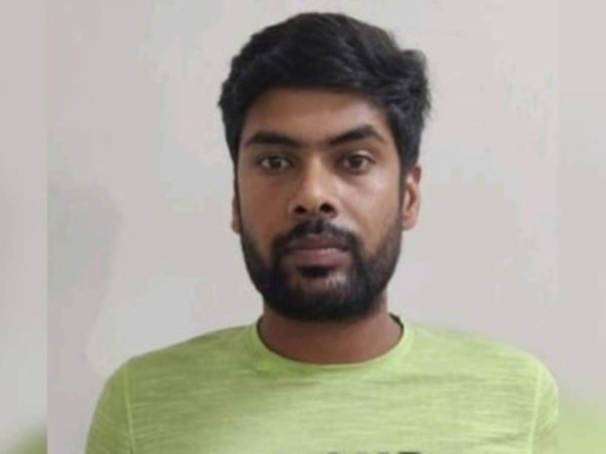ഓൺലൈൻ ഗെയിമിലൂടെയുണ്ടായ ഭീമമായ നഷ്ടം നികത്താൻ പാകിസ്ഥാന് വേണ്ടി ചാരവൃത്തി; നാവികസേനാ ഉദ്യോഗസ്ഥൻ അറസ്റ്റിൽ