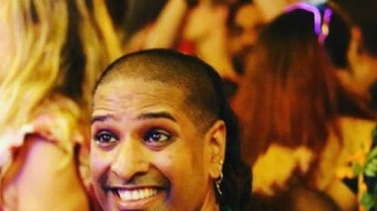 തരുൺ ക്രാന്തി അഗർവാൾ എന്നറിയപ്പെടുന്ന സോനുവിന്റെ മാതാപിതാക്കൾ ബിസിനസുകാരാണ് തരുൺ ക്രാന്തി അഗർവാൾ എന്നറിയപ്പെടുന്ന സോനുവിന്റെ മാതാപിതാക്കൾ ബിസിനസുകാരാണ്