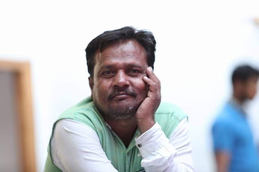 ഷഫീഖ് സയ്യിദ് 180 പേജുള്ള ഒരു ആത്മകഥ എഴുതിയിട്ടുണ്ട് . അതിൽ അദ്ദേഹം തന്റെ ജീവിത യാത്ര വിവരിക്കുന്നു. അത് എപ്പോഴെങ്കിലും ഒരു സിനിമയായി മാറുമെന്ന് അദ്ദേഹം പ്രതീക്ഷിക്കുന്നുമുണ്ട്. “എന്റെ ' സലാം ബോംബെ ' സ്ലംഡോഗ് മില്യണയറിനേക്കാൾ സത്യസന്ധമായിരിക്കും" എന്ന് അദ്ദേഹം ഉറച്ച ബോധ്യത്തോടെ പറയുന്നു. അദ്ദേഹത്തിന്റെ താരപദവി മങ്ങിയെങ്കിലും അദ്ദേഹത്തിന്റെ പ്രതിരോധശേഷി തിളങ്ങുകയാണ്. കൈയ്യടിക്ക് വേണ്ടിയല്ല, മറിച്ച് കുടുംബത്തിന്റെ ഭാവിക്ക് വേണ്ടി അദ്ദേഹം കഠിനാധ്വാനം ചെയ്യുന്നത് തുടരുകയാണ്.