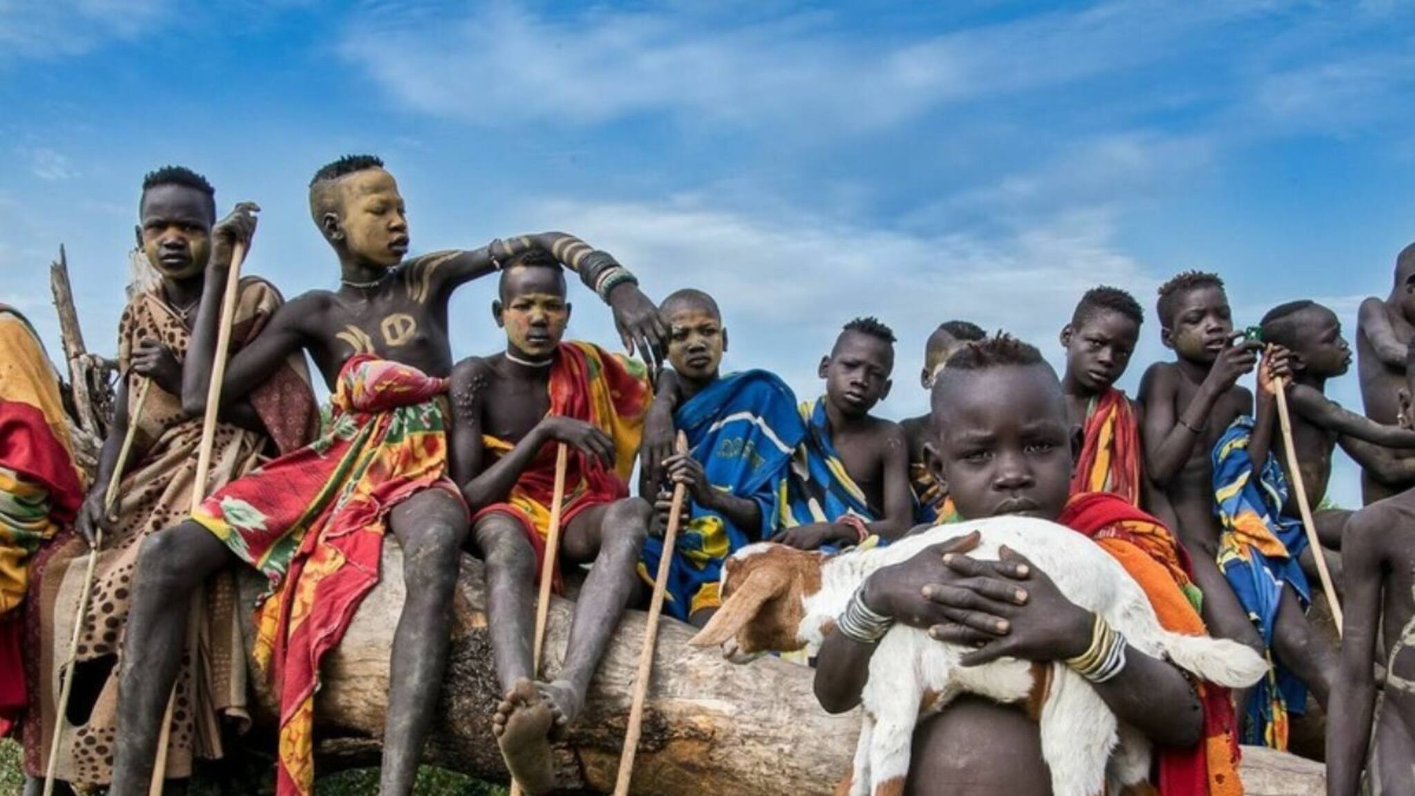 സൗന്ദര്യം കൂട്ടാനായി ശരീരത്തിലെ പ്രധാന ഭാഗങ്ങൾ മുറിച്ചുമാറ്റുന്ന സ്ത്രീകൾ; മുർസി ഗോത്രത്തെ പരിചയപ്പെടാം