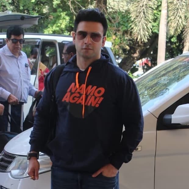 Girish Kumar, actor Girish Kumar, Girish Kumar viral ,Girish Kumar latest ,Girish Kumar buzz, Girish Kumar movies ,Girish Kumar bollywood, Girish Kumar photos, Girish Kumar family, Girish Kumar wife, Girish Kumar relationship, Girish Kumar gossips, Girish Kumar movies, Girish Kumar and Sruthi Hasan, Girish Kumar networth, Girish Kumar gf, Girish Kumar net worth, Girish Kumar business, Girish Kumar Bollywood, Girish Kumar movies, Girish Kumar Tips Industries, Girish Kumar Ramaiya Vastavaiya, Girish Kumar Loveshhuda, tips industries limited, tips industries limited ceo ,tips industries limited owner, Cinema, Actor, Bollywood, Bollywood actor, Bollywood wealth,Meet Girish Kumar ,r who quit acting after 2 films,has rs 2100 crore asset, ഗിരീഷ് കുമാർ , നടൻ ഗിരീഷ് കുമാർ , ഗിരീഷ് കുമാർ വൈറൽ ,ഗിരീഷ് കുമാർ ഫോട്ടോസ് ,ഗിരീഷ് കുമാർ സിനിമകൾ ,ഗിരീഷ് കുമാർ കുടുംബം ,ഗിരീഷ് കുമാർ ആസ്തി ,ഗിരീഷ് കുമാർ ഭാര്യ ,ഗിരീഷ് കുമാർ ലേറ്റസ്റ്റ് ,ഗിരീഷ് കുമാർ ബിസിനസ്, ആകെ അഭിനയിച്ചത് 2 സിനിമയിൽ,ആസ്തി 2100 കോടി രൂപ,അഭിനയം ഉപേക്ഷിച്ച് ,ബിസിനസിലേക്ക് തിരിഞ്ഞ പ്രമുഖ നടൻ,ടിപ്സ് ഇൻഡസ്ട്രീസ് ,ടിപ്സ് ഇൻഡസ്ട്രീസ് സിഇഒ,