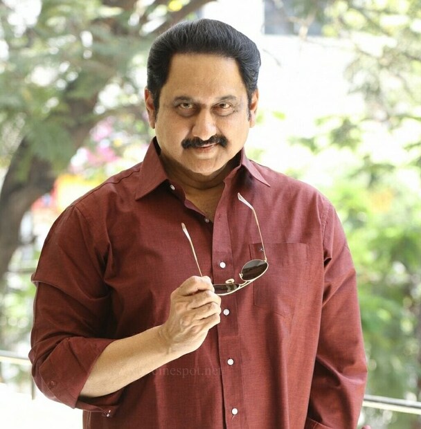  'വീട്ടുക്കു വീട് വാസപ്പട്ടി', 'ഇലമൈക് കോലം', 'കടൽ മീങ്കൽ', 'അതിരടി പട' തുടങ്ങി നിരവധി ചിത്രങ്ങളിൽ അദ്ദേഹം അഭിനയിച്ചിട്ടുണ്ട്. തെലുങ്കിൽ ശ്രദ്ധ കേന്ദ്രീകരിച്ച സുമൻ ചിരഞ്ജീവിക്ക് ബുദ്ധിമുട്ടുകൾ സൃഷ്ടിച്ചു. തെലുങ്കിൽ നിരവധി ചിത്രങ്ങളിൽ അദ്ദേഹം അഭിനയിച്ചു. എന്നാൽ ഒരു ഘട്ടത്തിൽ അദ്ദേഹത്തിന്റെ സിനിമാ ജീവിതം കുറയാൻ തുടങ്ങി. ഇതിന് കാരണം, 1988-ൽ മൂന്ന് സ്ത്രീകൾ സുമനെതിരെ ലൈംഗിക പീഡന ആരോപണം ഉന്നയിച്ചു. ഈ പരാതി ഉയർന്നതോടെ സുമനെ ജയിലിലും അടച്ചു.