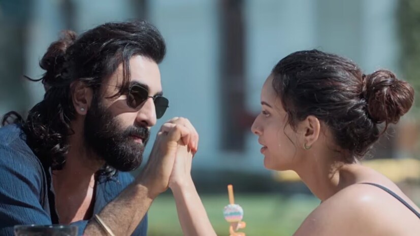 വ്യത്യസ്ത വേഷങ്ങൾ ചെയ്യാനുള്ള രൺബീറിന്റെ കഴിവും, വെല്ലുവിളി നിറഞ്ഞ വേഷങ്ങൾ കൈകാര്യം ചെയ്യുന്നതിലെ വഴക്കവും അദ്ദേഹത്തിന് മികച്ച ആരാധകവൃന്ദത്തെ നേടിക്കൊടുത്തു. അതുപോലെ തന്നെ വിമർശകരുടെ പ്രശംസയും. ഇന്നിന്റെ ബോളിവുഡിലെ നിർണായക താരമായി ഉയരാൻ രൺബീർ കപൂറിന് സാധിച്ചു