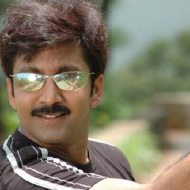  രണ്ടാം വരവിൽ നിർമാമതാവായാണ് നടൻ ഭാ​ഗ്യം പരീക്ഷിക്കാനൊരുങ്ങുന്നതെന്നാണ് റിപ്പോർട്ട്. നാല് വർഷം മുമ്പ് അറ്റാക്ക് എന്ന സിനിമയിൽ അഭിനയിച്ച വഡ്ഡെ നവീൻ പെട്ടെന്ന് അപ്രത്യക്ഷനാകുകയായിരുന്നു. ഒരു കാലത്തെ റൊമാന്റിക്ക ഹീറോ വീണ്ടും തിരിച്ചുവരുന്നുവെന്നത് ആരാധകർക്കും സന്തോഷമുള്ള കാര്യമാണ്.