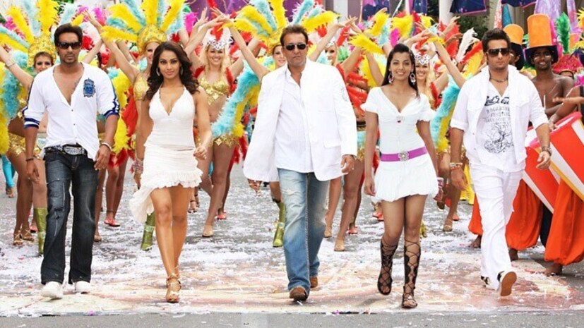 പിന്നീട് ഓൾ ദി ബെസ്റ്റ് (2009), ജയിൽ (2009), ഹീറോയിൻ (2012), ബേസുബാൻ ഇഷ്‌ക് (2015) തുടങ്ങിയ സിനിമകളിൽ അവർ അഭിനയിച്ചു. മുഗ്ധ ഗോഡ്‌സെയുടെ എല്ലാ ചിത്രങ്ങളും ബോക്സ് ഓഫീസ് വിജയങ്ങളായി മാറിയില്ല എങ്കിലും, അവരുടെ സ്ക്രീൻ സാന്നിധ്യം പ്രശംസ നേടി