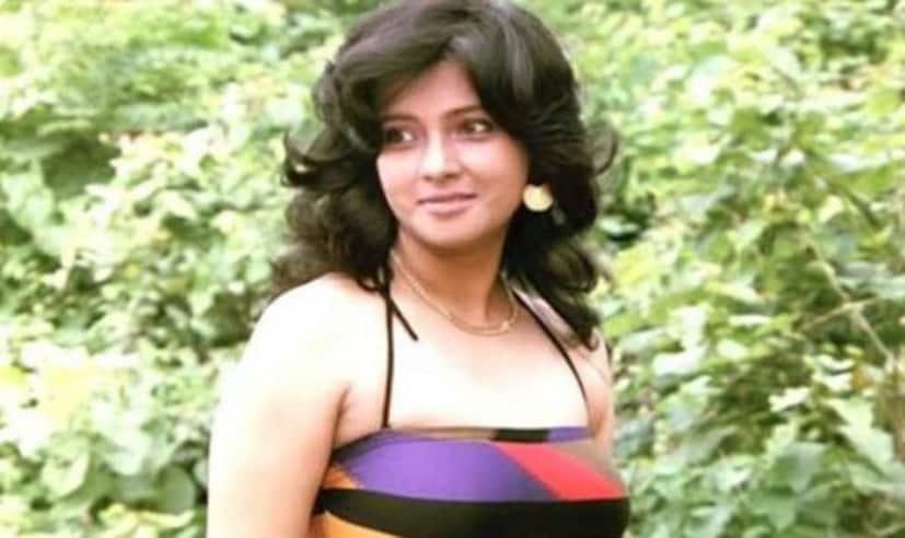 Moon Moon Sen, Actress Moon Moon Sen, Moon Moon Sen viral, Moon Moon Sen latest ,Moon Moon Sen photos ,Moon Moon Sen family, Moon Moon Sen daughters , Moon Moon Sen husband, Moon Moon Sen movies ,Moon Moon Sen with imran khan, Moon Moon Sen relation with cricketer, Moon Moon Sen who had alleged affair with cricketer imran khan, Moon Moon Sen affair with cricketer, How is Moon Moon Sen related to Gayatri Devi, riya sen mother, moon moon sen imran khan, moon moon sen affair, moon moon sen husband, What is the real name of Moon Moon Sen, Who is the husband of Moon Moon Sen, Moon Moon Sen viral life story, മൂൺ മൂൺ സെൻ, നടി മൂൺ മൂൺ സെൻ, മൂൺ മൂൺ സെൻ വൈറൽ ,മൂൺ മൂൺ സെൻ ഫോട്ടോസ് ,മൂൺ മൂൺ സെൻ കുടുംബം ,മൂൺ മൂൺ സെൻ കുട്ടികൾ ,മൂൺ മൂൺ സെൻ ഭർത്താവ് ,മൂൺ മൂൺ സെൻ സിനിമകൾ , മൂൺ മൂൺ സെൻ അവിഹിതം ,മൂൺ മൂൺ സെൻ വിവാഹം , 30-ാം വയസിൽ വിവാഹശേഷം സിനിമയിൽ അരങ്ങേറ്റം,ക്രിക്കറ്റ് കളിക്കാരനുമായി പ്രണയം,അധ്യാപനം ഉപേക്ഷിച്ച് ,അഭിനയം തിരഞ്ഞെടുത്ത ബോൾഡ് നായിക, ഇമ്രാൻ ഖാൻ , മൂൺ മൂൺ സെൻ ഇമ്രാൻ ഖാൻ പ്രണയം ,